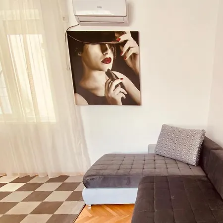 Elite Apartment *